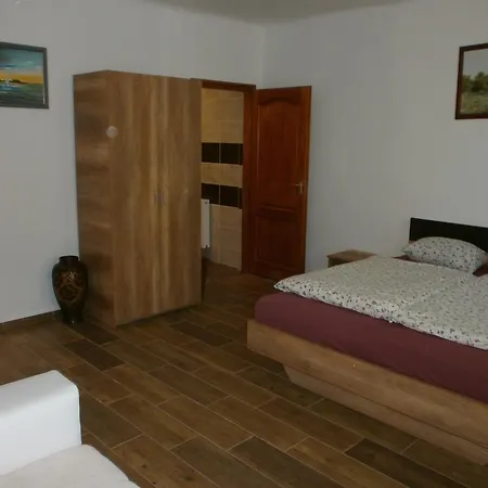 公寓 Klara Apartman 陶波尔曹